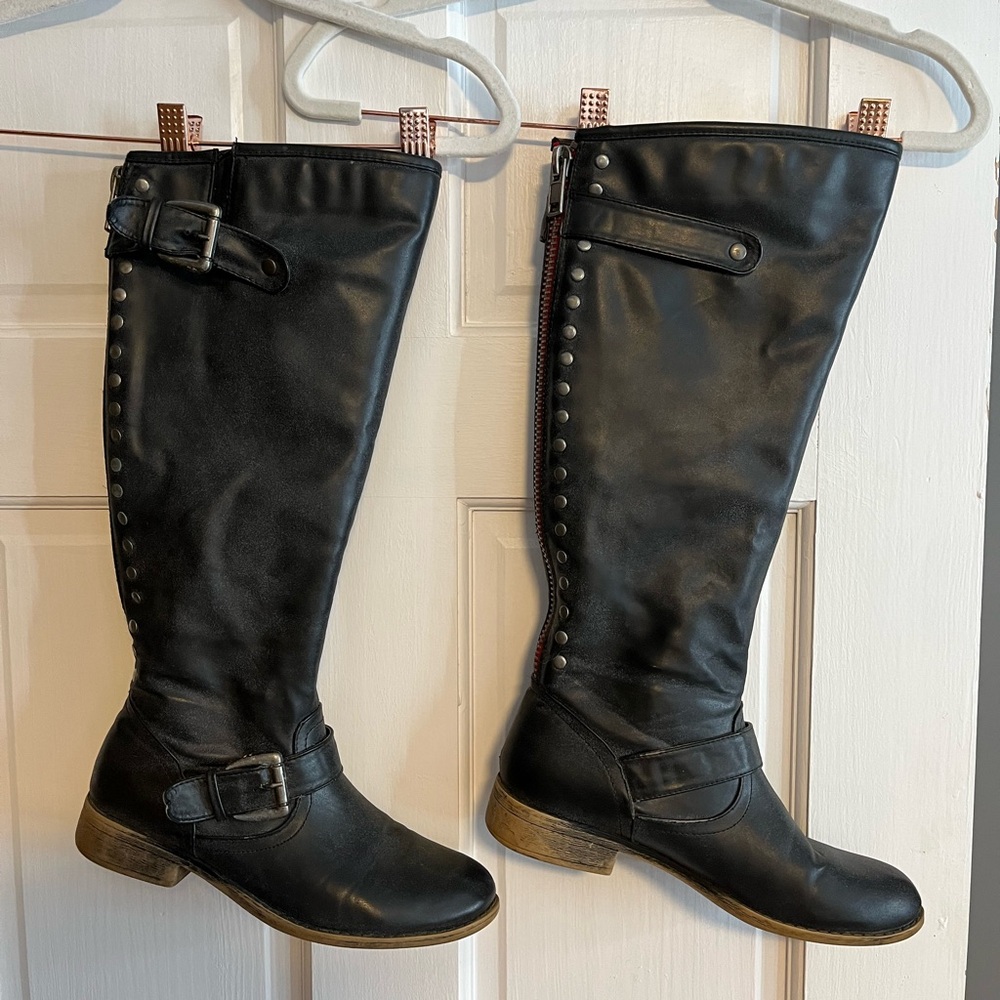 Gray leather with red zip-up boots